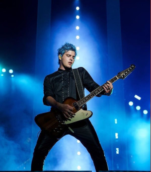 Rufio_guitarist_Achille_Lauro